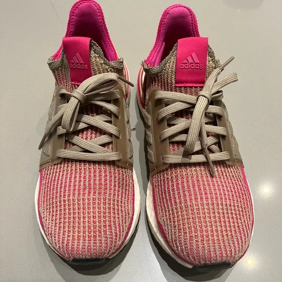 Adidas Woman Ultraboost 19 Pink/Tan Sneakers with Knit Mesh Upper SZ 7.5 - Picture 2 of 8